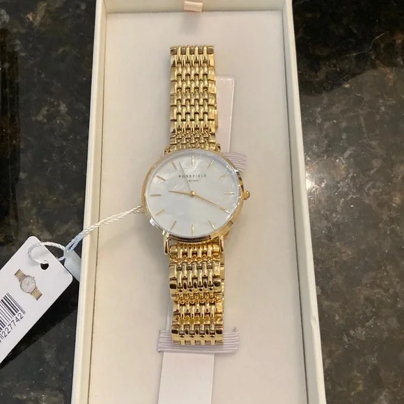 Rosefield gold watch with round face Oval Half Moon Pearl Gold | Rosefield Official main image 3